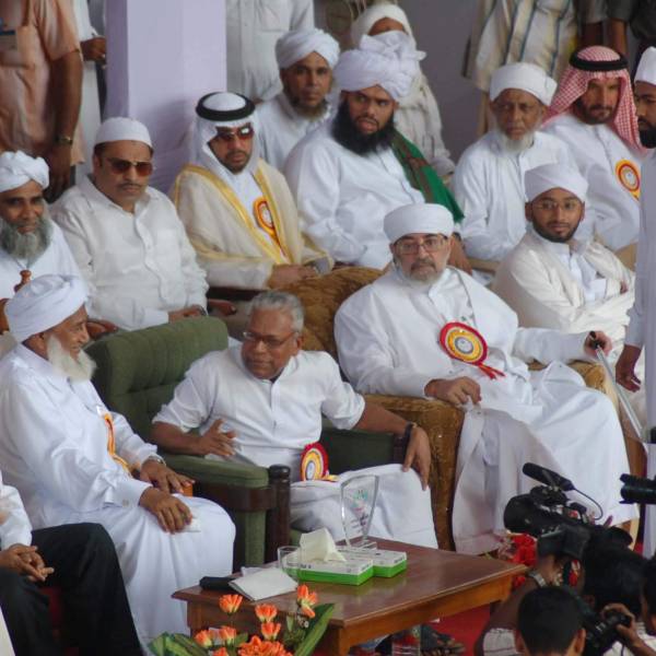 صور فضيلة الدكتور عمر عبدالله كامل في جامعة مركز الثقافة الإسلامية بكيرلا الهند