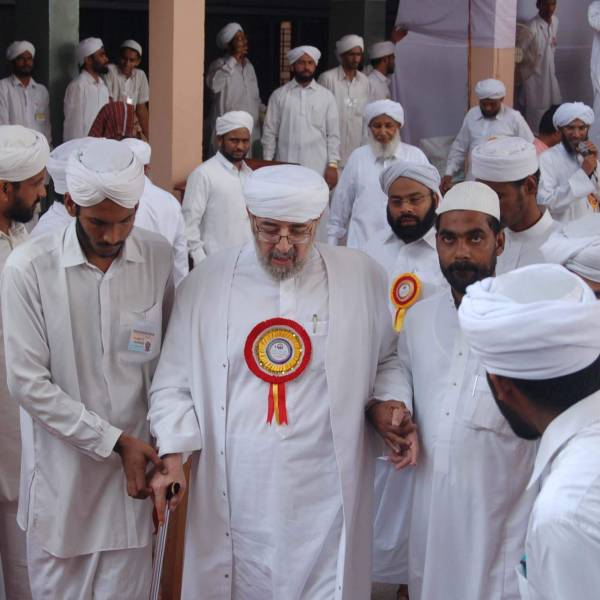 صور فضيلة الدكتور عمر عبدالله كامل في جامعة مركز الثقافة الإسلامية بكيرلا الهند